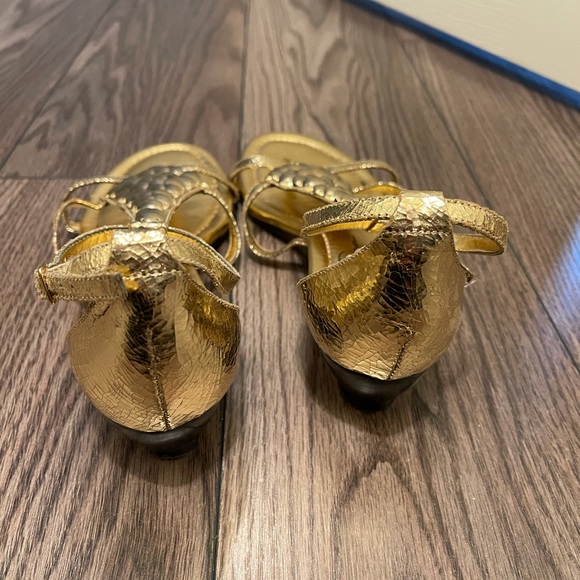 Jessica Simpson Gold Sandals - Picture 4 of 7